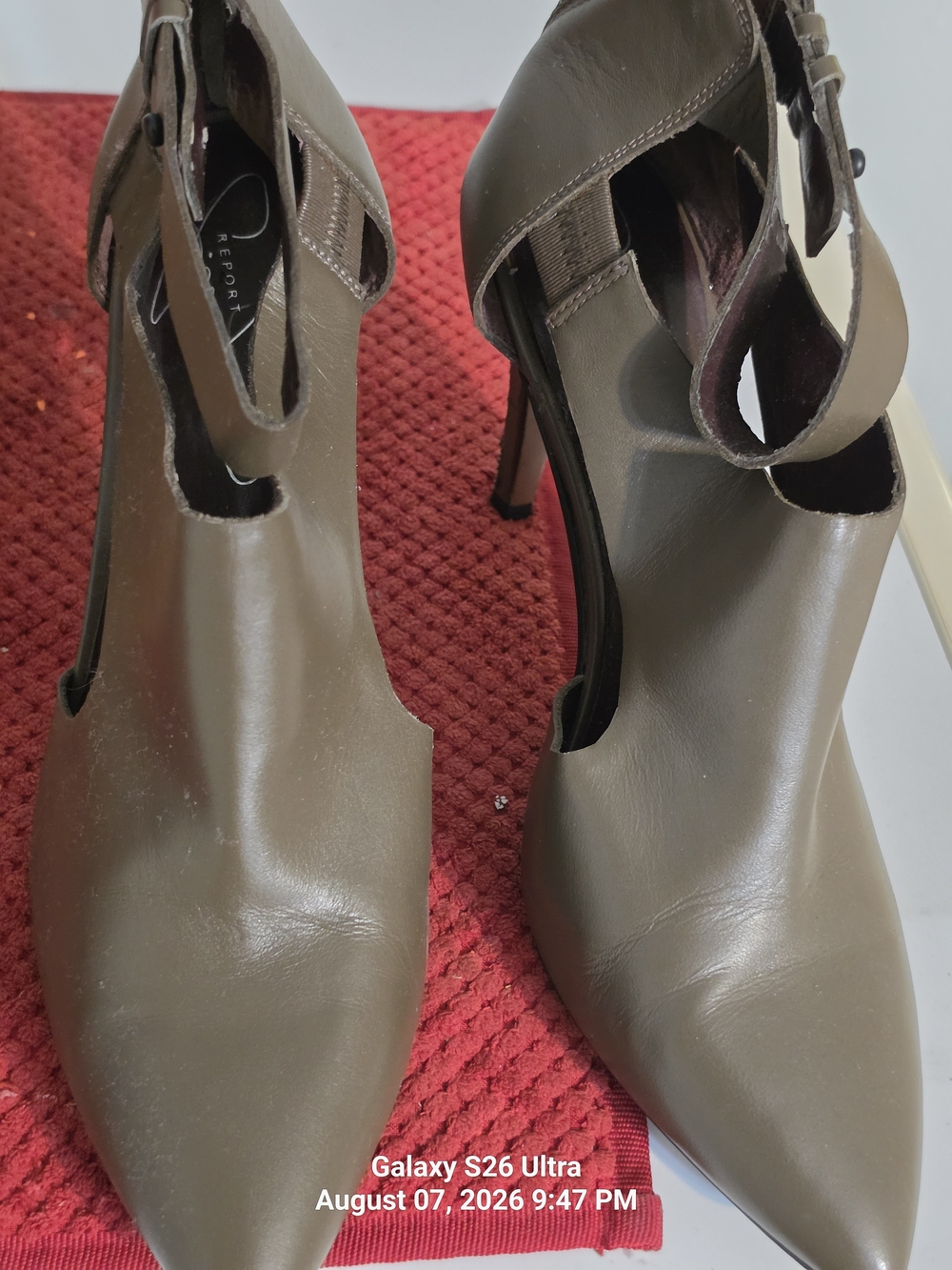 Report Collection Olive Pointed-Toe Ankle-Strap Heels